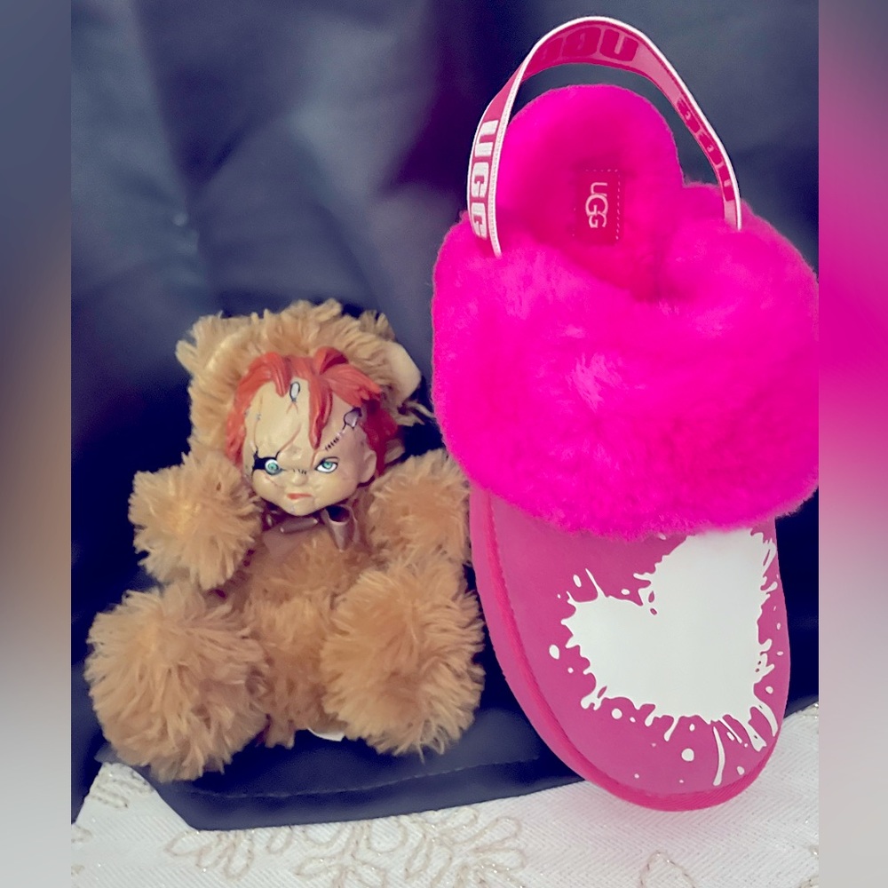 - NWT 🎀🍬Ugg funkette PINK Sz8